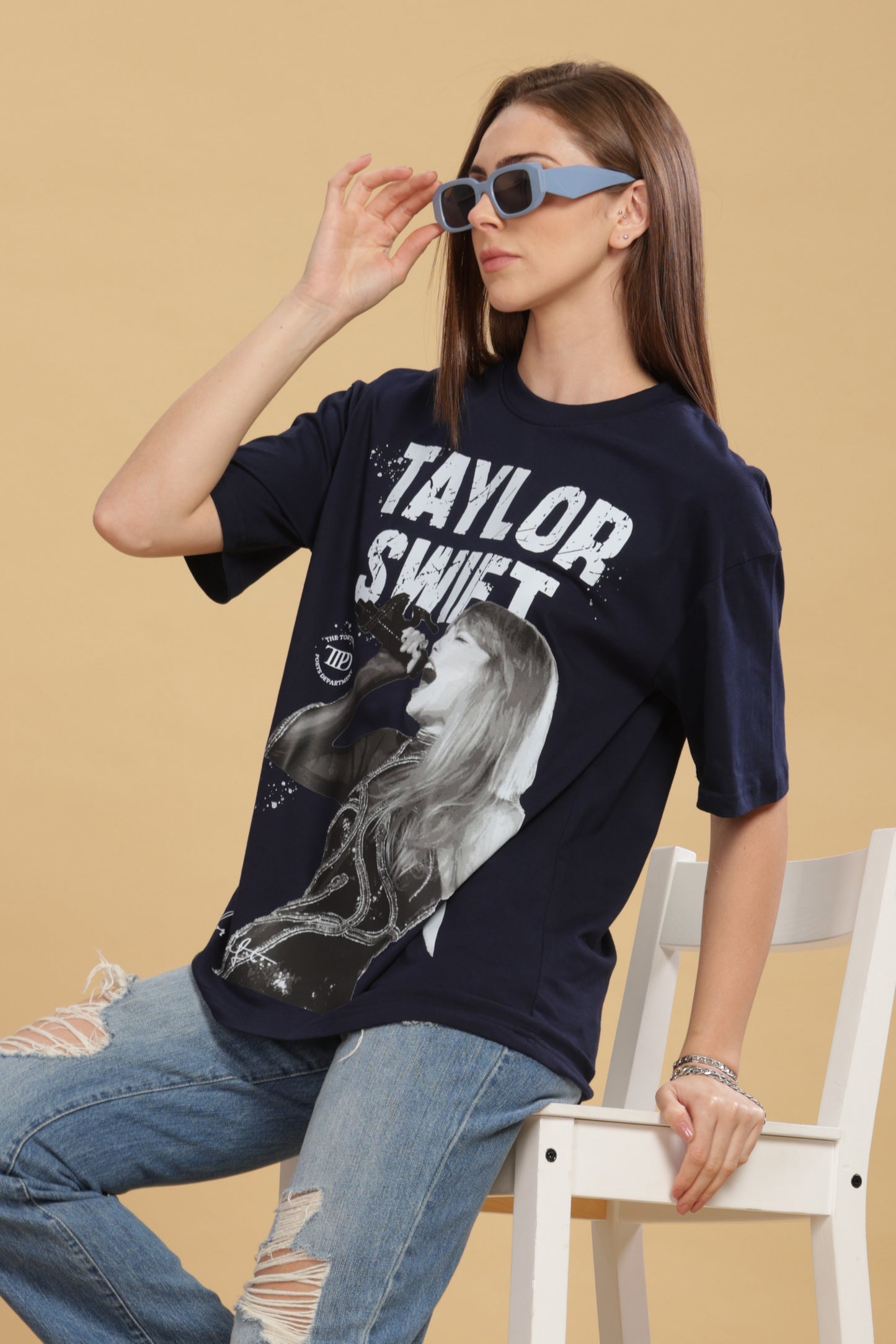 Women's Oversized T-shirt in Navy Blue - Taylor Swift | TPD