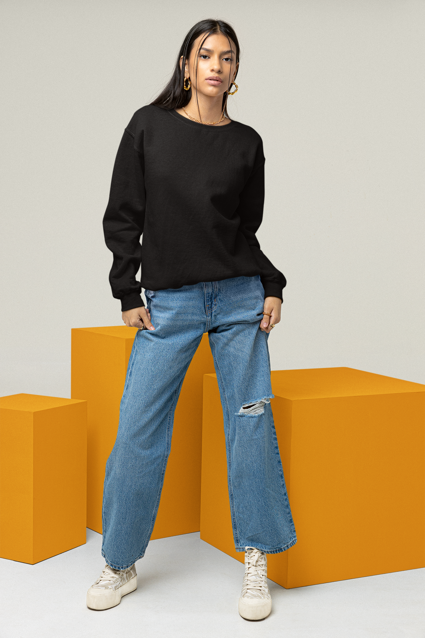 Women's Sweatshirt in Solid Black